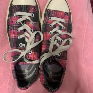 Stylish Plaid Lace-Up Sneakers